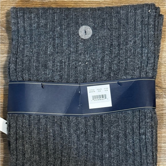 Polo by Ralph Lauren Gray Knit Hat and Scarf Set - Picture 3 of 7